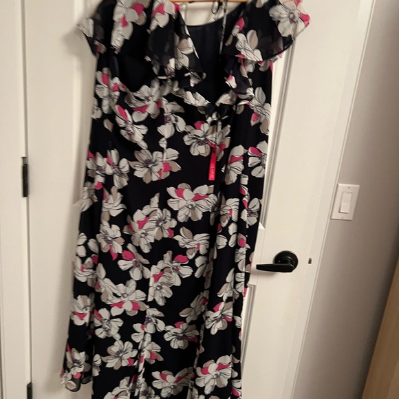 Floral dress - Picture 3 of 4